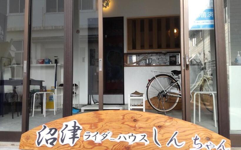 Дом 4 Спальни, 沼津ライダーハウスしんちゃん