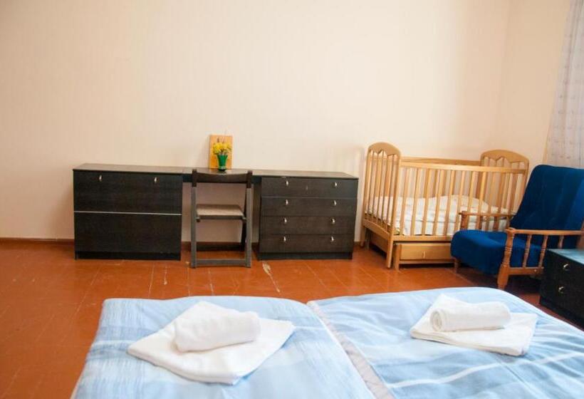 Семейный Номер, Azhdahak B&b In Geghashen , Abovyan