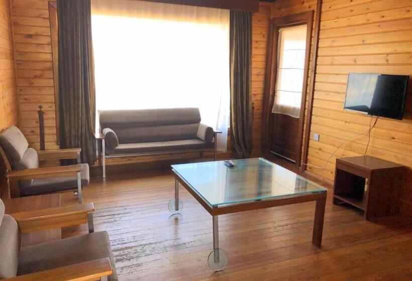 标准平房, Zambak Holiday Village