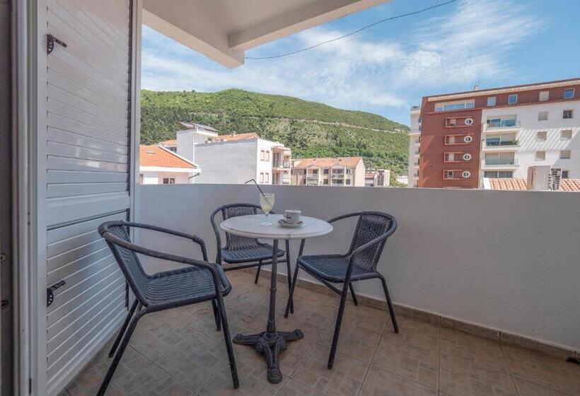 اتاق استاندارد سه تخته با بالکن, Mediterranean Guest House Balkan