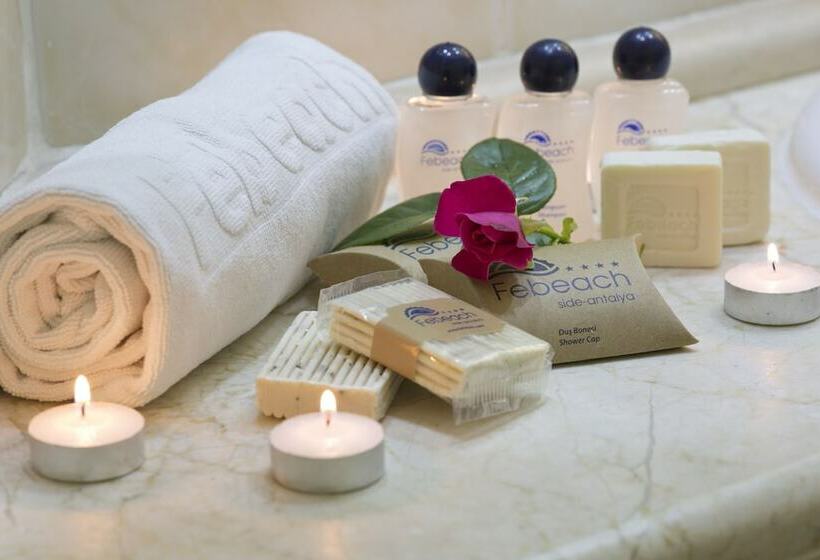 חדר משפחתי נוף לבריכה, Febeach Hotel   All Inclusive