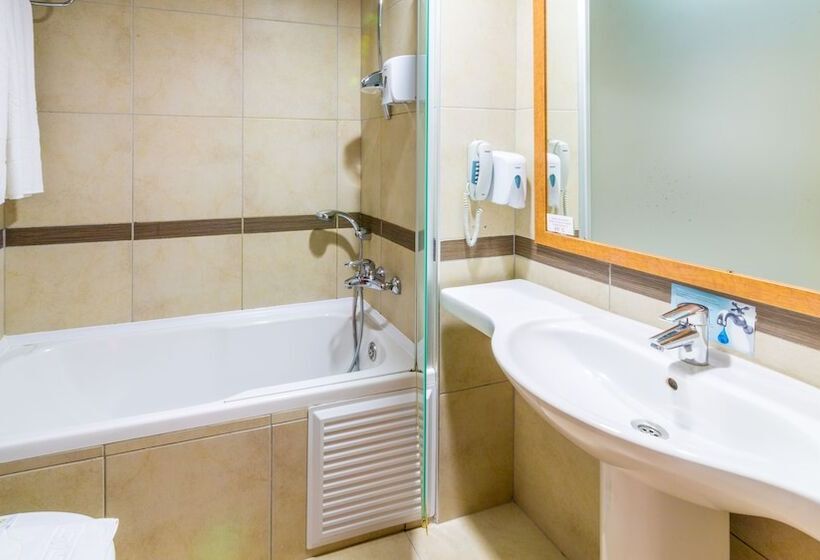 سوییت جونیور, Julian Forest Suites
