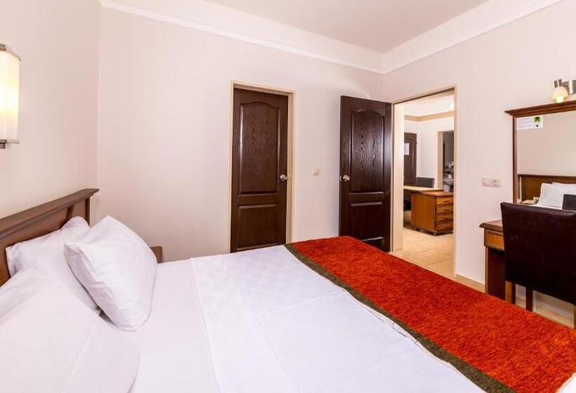 اتاق اکونومی, Julian Forest Suites