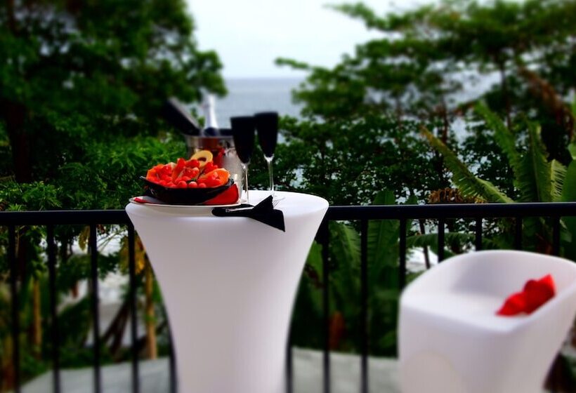 سوییت با چشم‌انداز دریا, Bacolet Beach Club