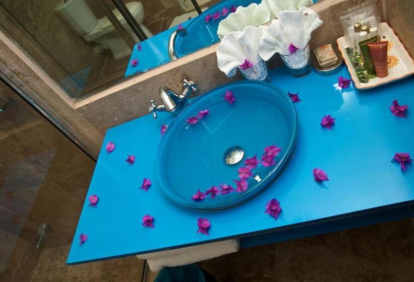 اتاق لوکس, Bacolet Beach Club