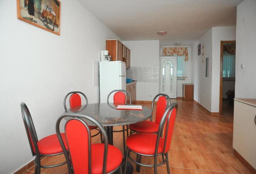 شقة غرفتين, Apartmani Vila Caska