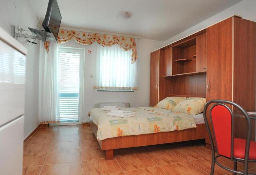 스탠다드 스튜디오 (테라스구비), Apartmani Vila Caska