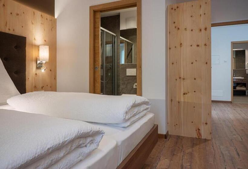 低层单卧公寓, Residence Lex