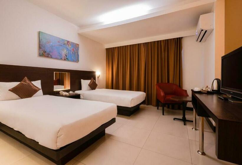 Quarto Superior, Baron Beach