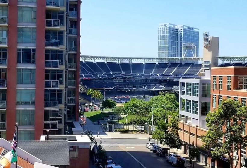 سوئیت برای معلولان, Indigo San Diego   Gaslamp Quarter, An Ihg
