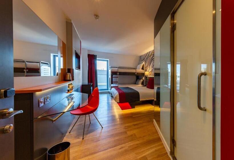 家庭间, Sleeperz Hotel Cardiff