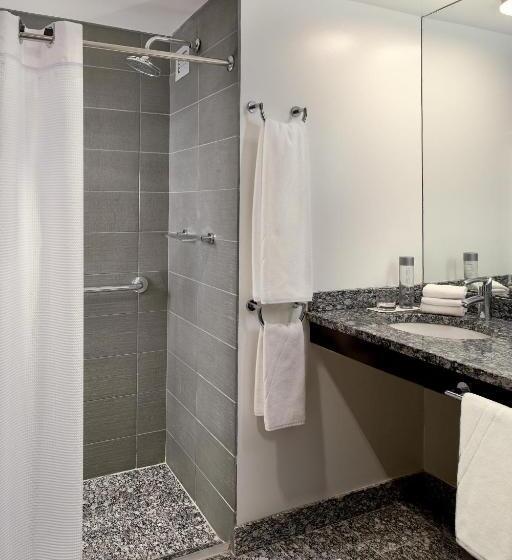 Quarto Estandar para Deficientes Físicos, W Boston