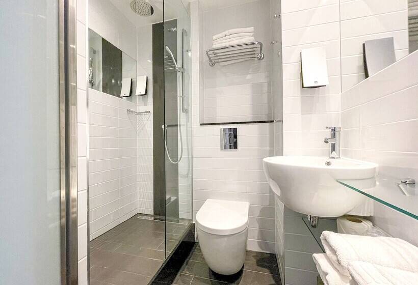 家庭间, Sleeperz Hotel Cardiff