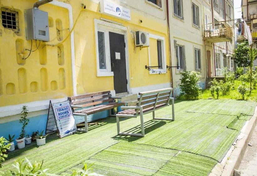 اتاق خانوادگی, Hostel California