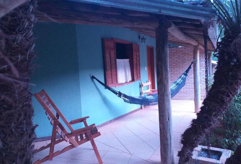 غرفة قياسية ثلاثية مزودة بشرفة, Espaço Vilarejo Pousada
