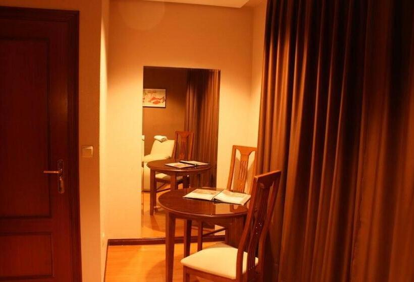 Номер Стандарт, Motel Latino