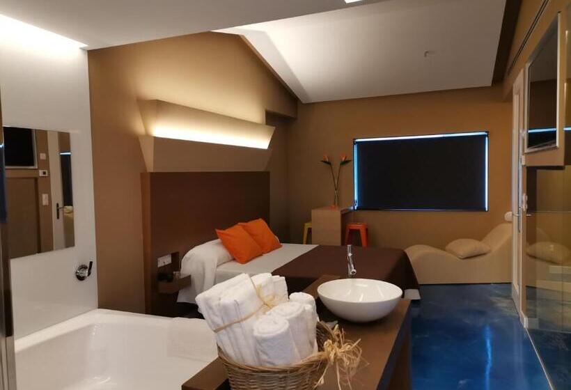 Люкс, Motel Latino