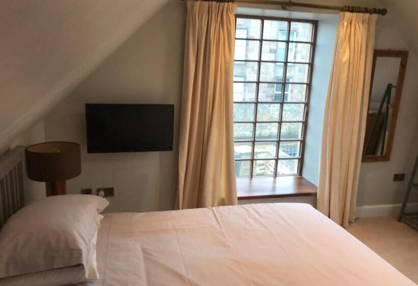 침실 2개 아파트, Kilmorie House
