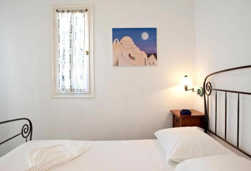侧面海景标准三人间, Alexandros Hotel