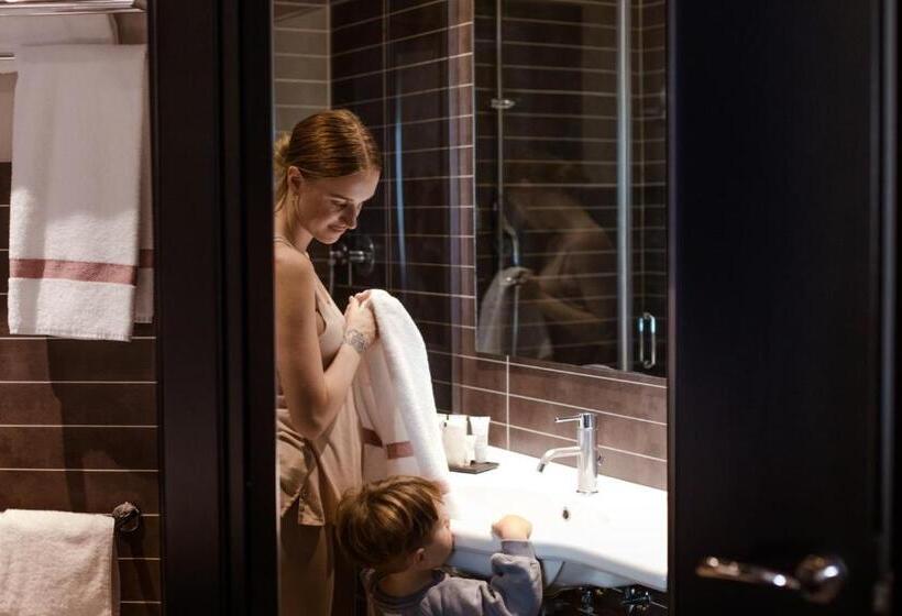 اتاق کلاسیک سه تخته, G Hotel Ancona
