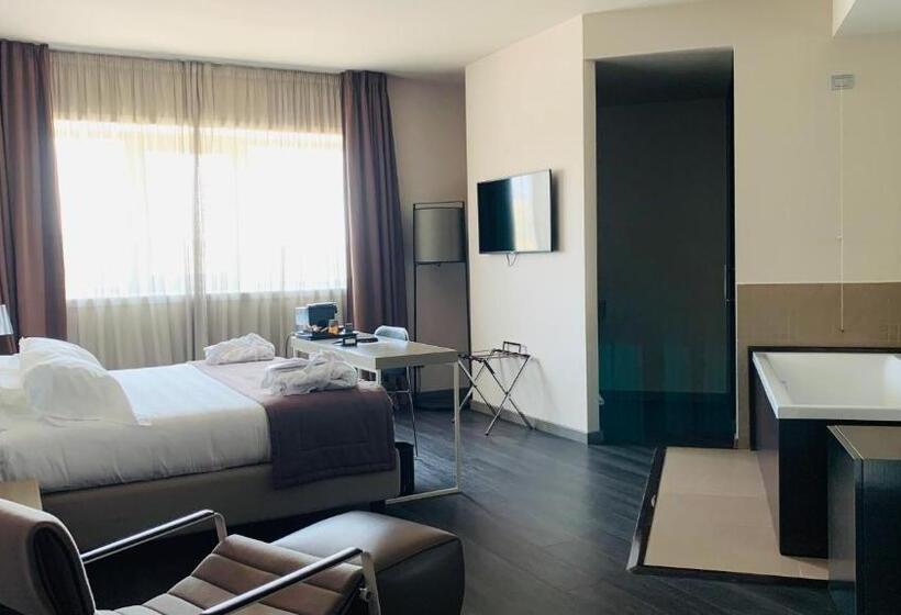 اتاق لوکس, G Hotel Ancona