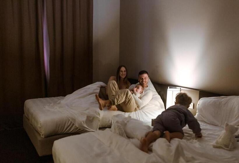 اتاق خانوادگی, G Hotel Ancona