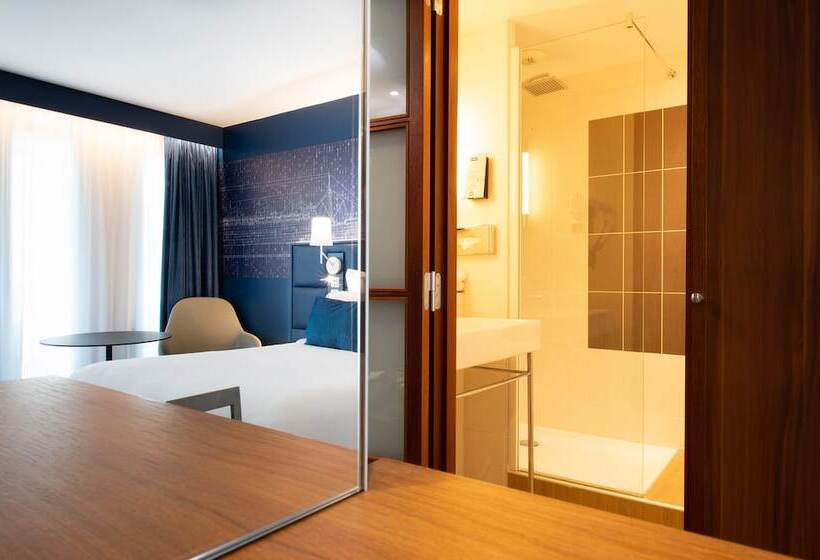 Номер Стандарт, Mercure Toulon La Seynesurmer