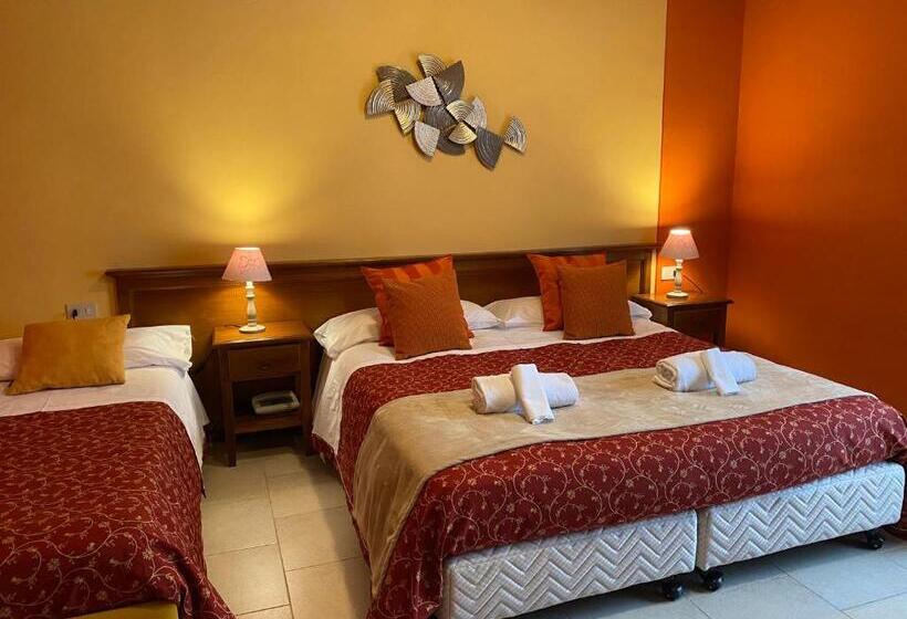 اتاق استاندارد سه نفره, Borgo Antico