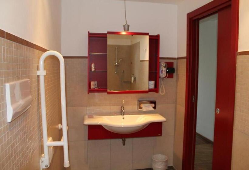 غرفة قياسية لذوى الاحتياجات الخاصة, Cascina Scova Resort