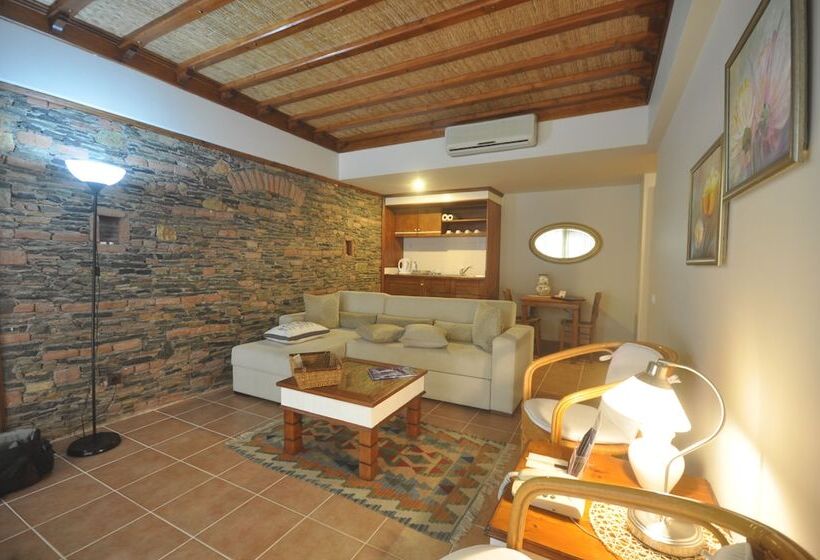 Люкс Вид на Сад, El Vino Hotel & Suites