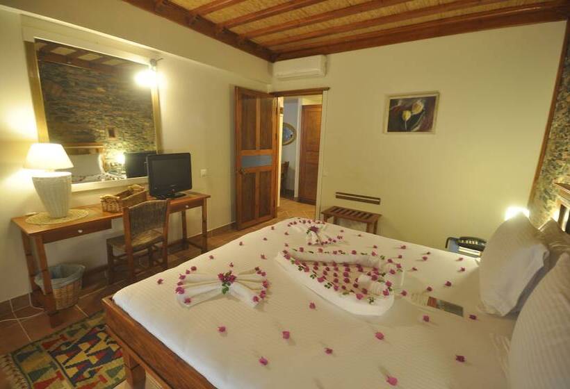Люкс Вид на Сад, El Vino Hotel & Suites