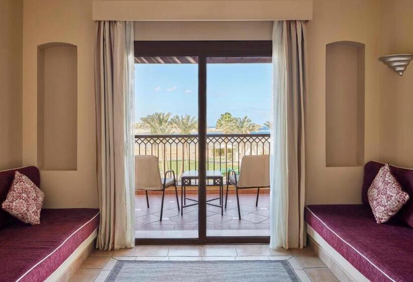 اتاق خانوادگی با چشم‌انداز دریا, Jaz Samaya Resort