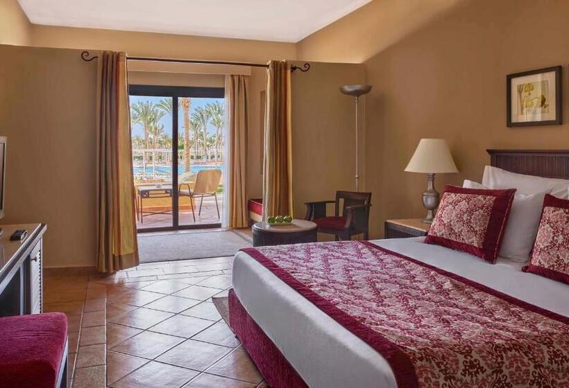 اتاق خانوادگی با چشم‌انداز استخر, Jaz Samaya Resort