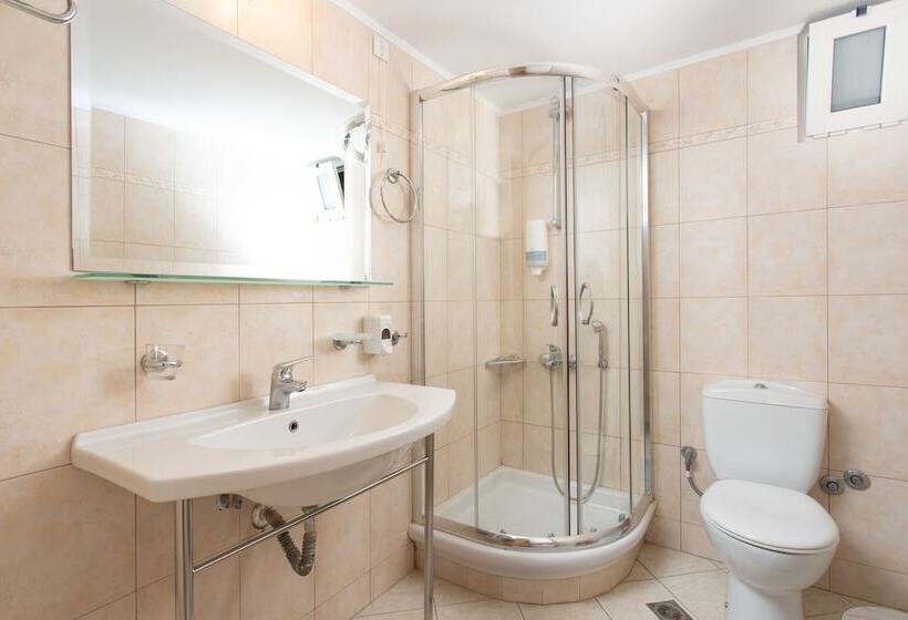 Family Suite, Pantheon City