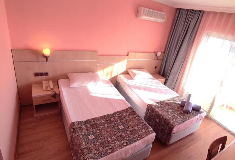 Номер Стандарт с Балконом, Sunbeach Hill