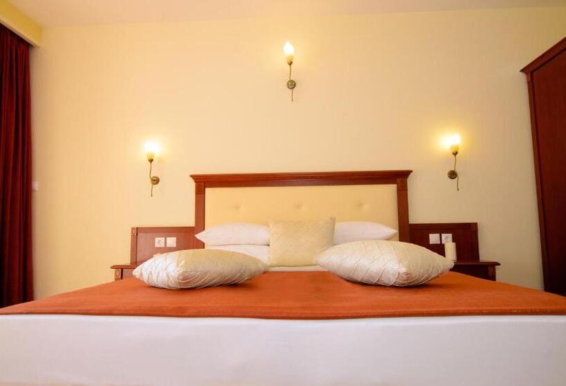 Четырехместный Номер Deluxe, Village Mare