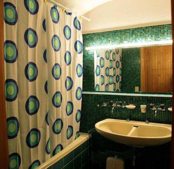 اتاق استاندارد با سرویس بهداشتی مشترک, Arche De Noé B&b