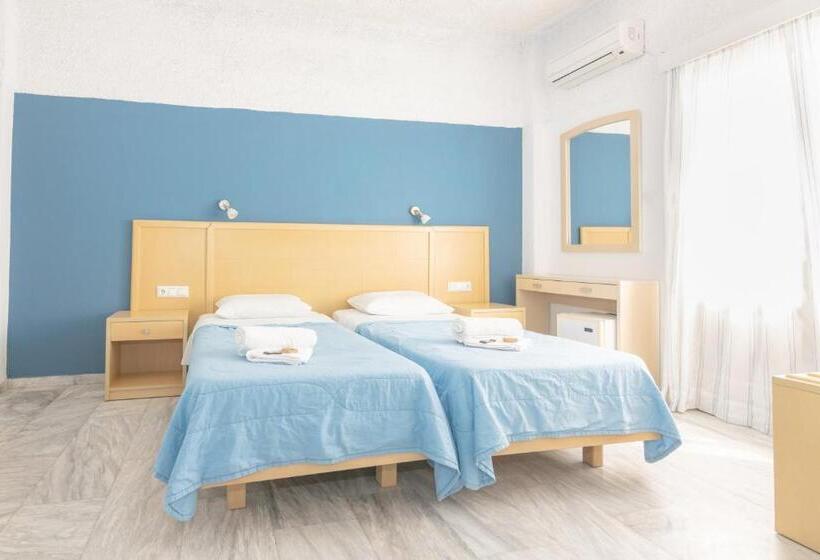 Chambre Triple Standard, Carlos Pension