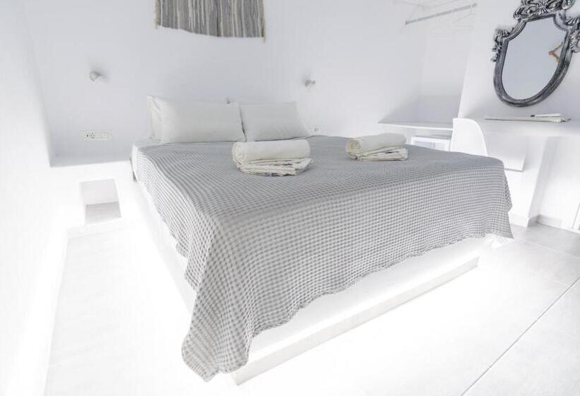 Chambre Supérieure, Carlos Pension