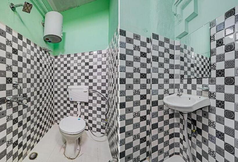 Трехместный Номер Классика, Spot On 80511 The Dwivedi Inn