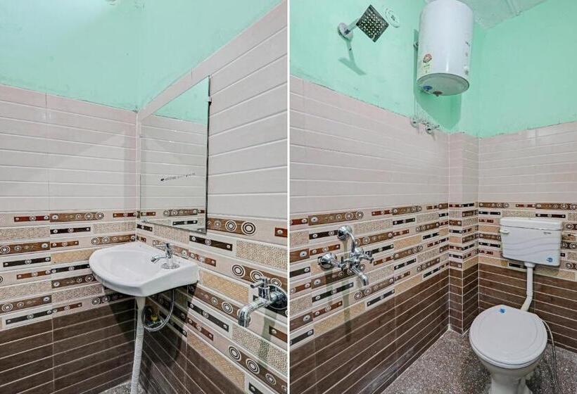 Трехместный Номер Классика, Spot On 80511 The Dwivedi Inn