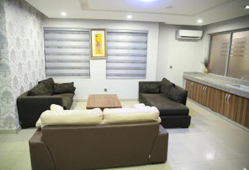 Номер Стандарт Трехместный, Room In Apartment   Best Westerln Plus Deluxe Suite