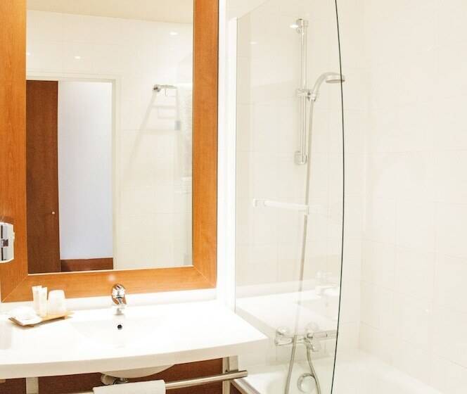 Полулюкс, Best Western Plus Hôtel Colbert