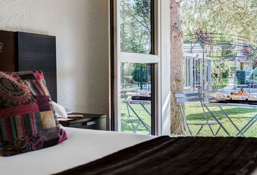 Классический Номер, Domaine De La Petite Isle   Luberon