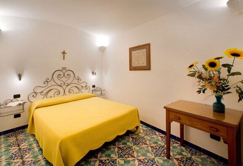 Апартаменты 2 Спальни Вид на Море, La Caravella Di Positano   Relais & Beach