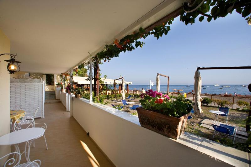 Апартаменты 2 Спальни Вид на Море, La Caravella Di Positano   Relais & Beach