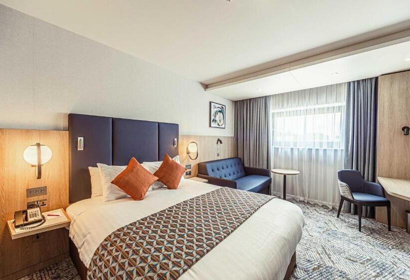 Семейный Номер, Crowne Plaza Reading East