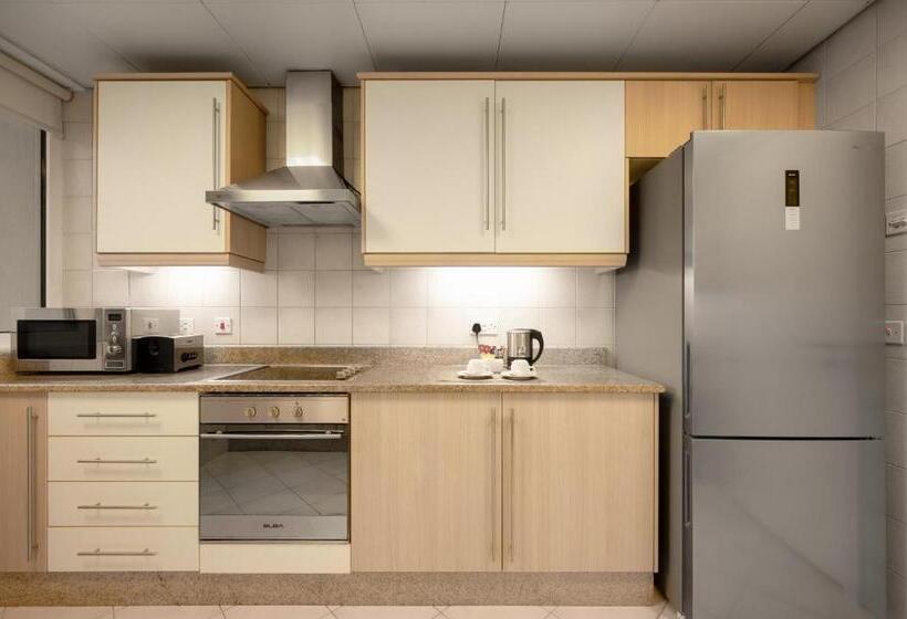 Люкс Премиум, Oaks Liwa Heights Hotel Suites