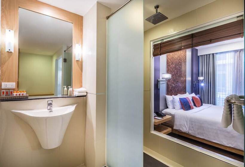 Quarto Superior, Solo, Sukhumvit 2, Bangkok   Sha Extra Plus