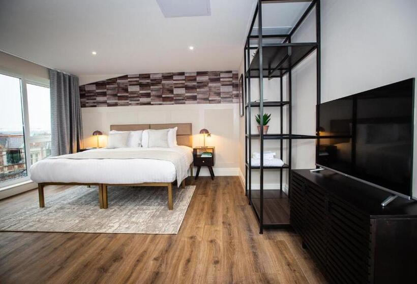 Апартаменты 1 Спальня с Террасой, The Gresham Apart